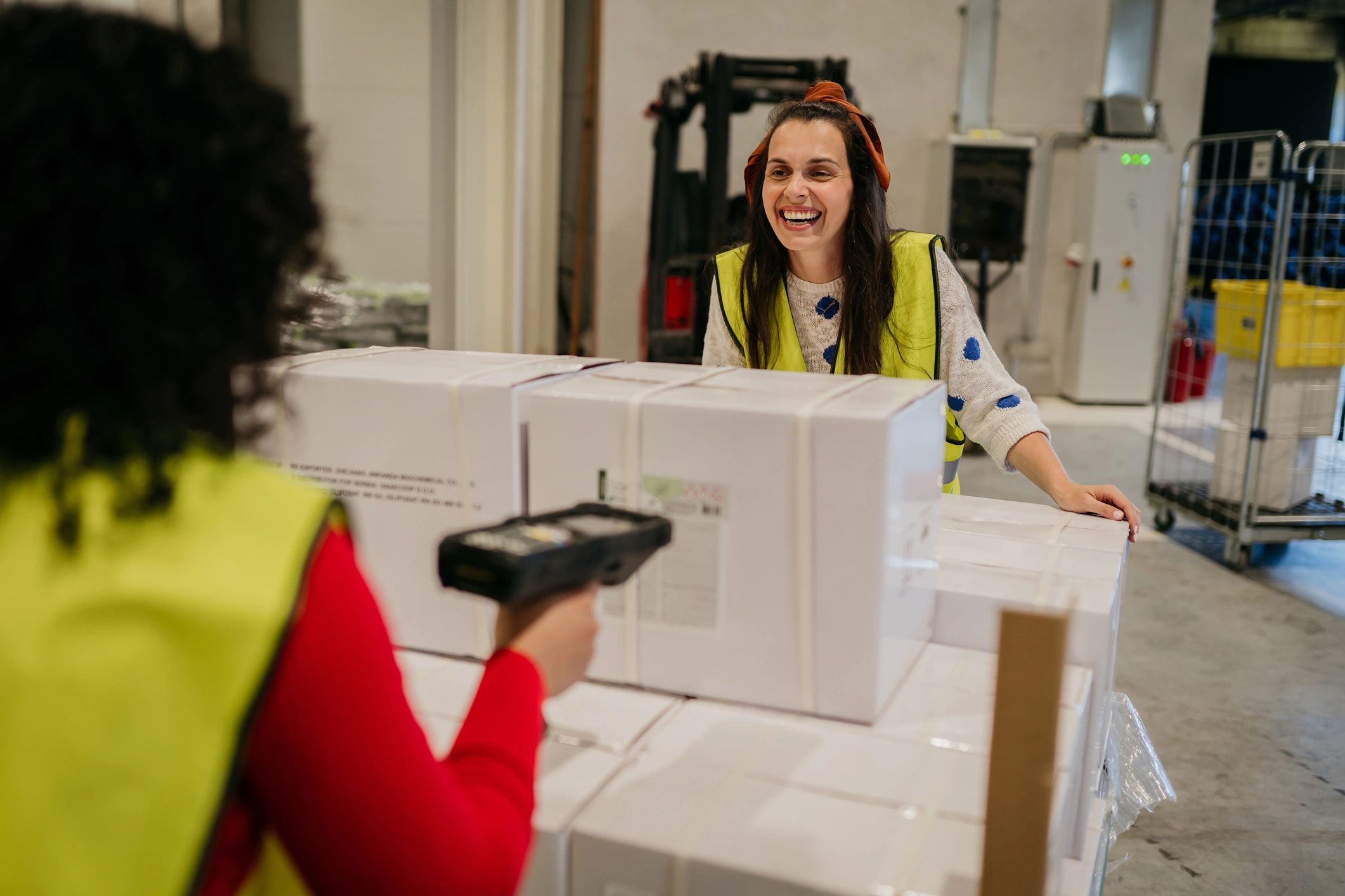 Team matching shipments with barcodes in a fulfillment workflow